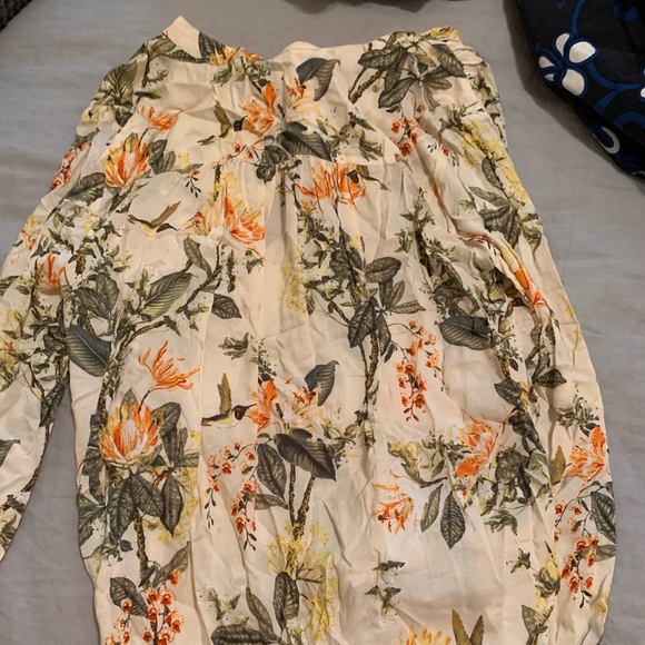 floral top - Picture 3 of 3